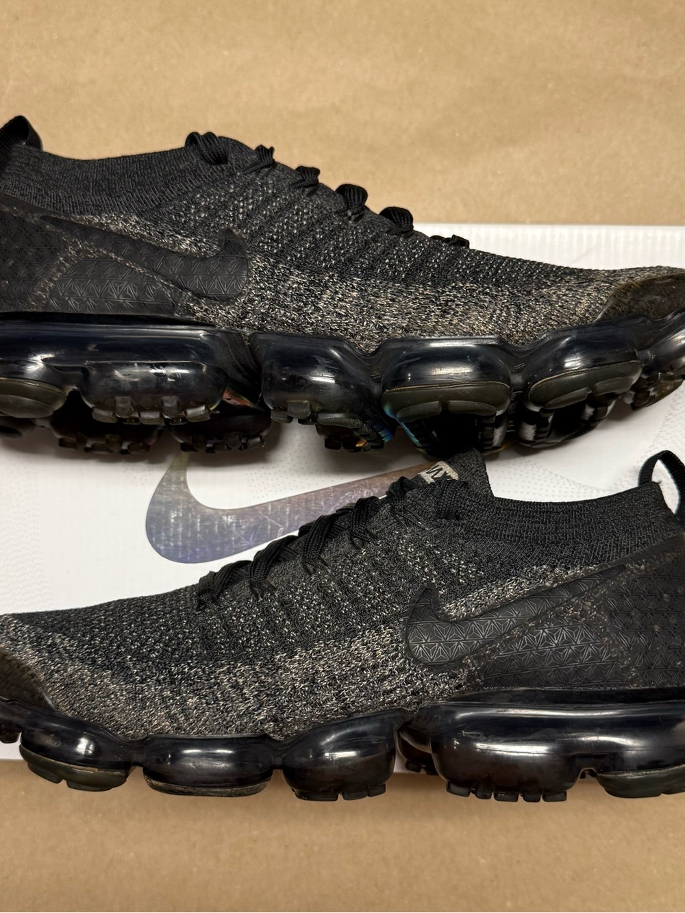 Nike Air Vapormax Flyknit 2 Black Men’s size 11 running shoes Rare!